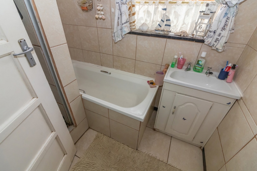 3 Bedroom Property for Sale in Kroonheuwel Free State